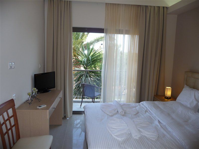 Oasis Beach Hotel - Adults Only Ανισσαράς Εξωτερικό φωτογραφία
